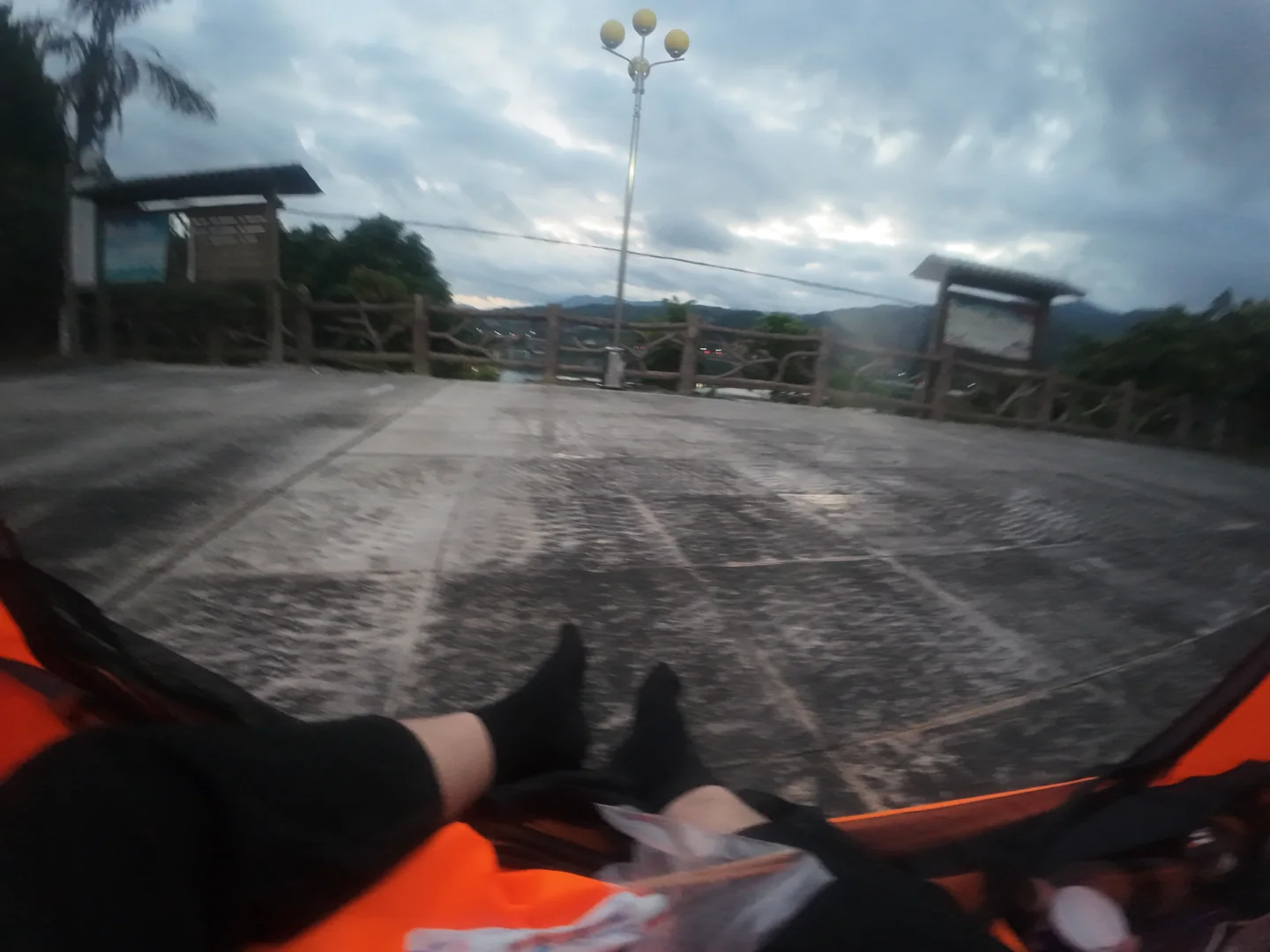 水口镇的广场与公路